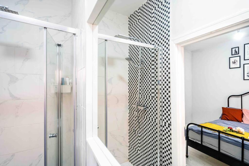 Modern Flat In Moseley With Free Parking Apartamento Birmingham Exterior foto